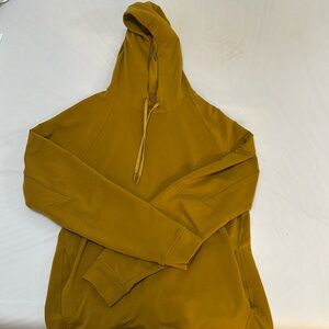 Gold lulu city sweat jacket. Men’s large
